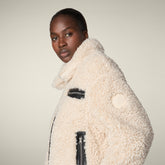 Giacca donna Hester in shearling animal free beige crema | Save The Duck