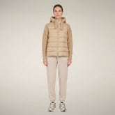 Doudoune pour femme modèle Priska beige pierre | Save The Duck