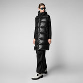 Damen-steppweste Iria mit kapuze in Schwarz | Save The Duck