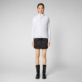 Woman's quilted vest Charlotte in white - New season's heroes | Save The Duck