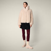 Piumino donna Kennie in shearling animal free beige crema - Faux Fur | Save The Duck