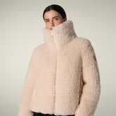 Piumino donna Kennie in shearling animal free beige crema - Faux Fur | Save The Duck