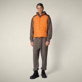 Gilet uomo animal free Mohan arancione ambra - FW25 MAN COLLECTION | Save The Duck