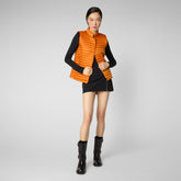 Veste sans manches Aria orange ambré pour femme - Nuovi Arrivi: Abbigliamento ed Accessori Donna | Save The Duck